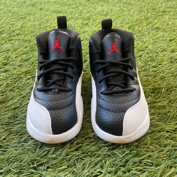 Jordan 12 Retro - Picture 2 of 5